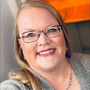 Meet your Posher, Leslie